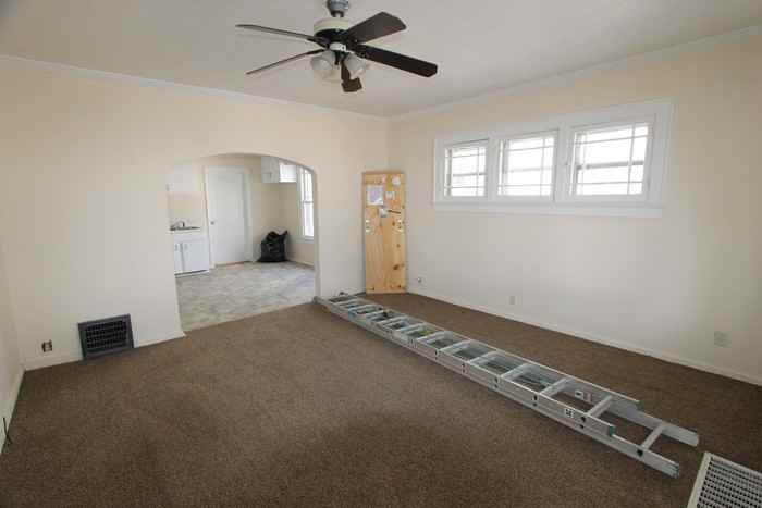 2012 Harding Avenue - Photo 3 of 20