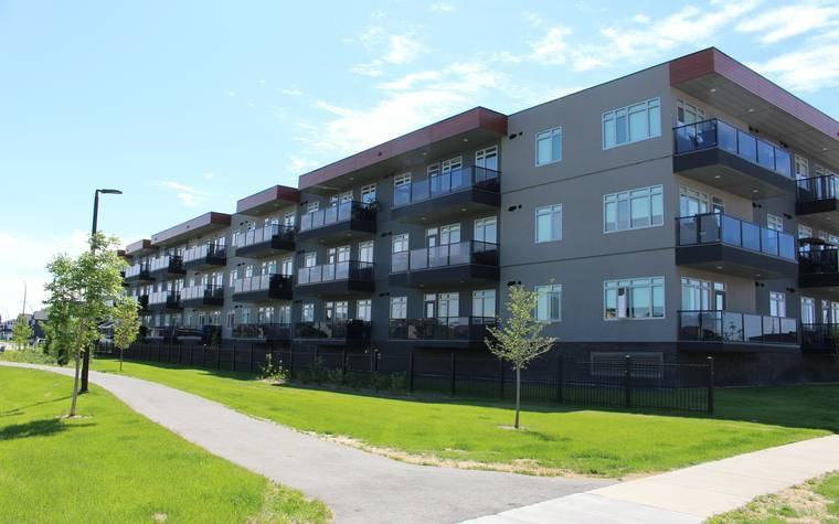 710 Childers Crescent - Photo 3 of 9