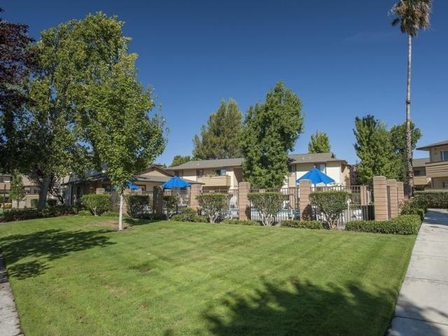 2450 Peach Tree Dr - Photo 5 of 49