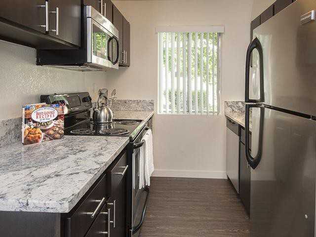 2450 Peach Tree Dr - Photo 7 of 49