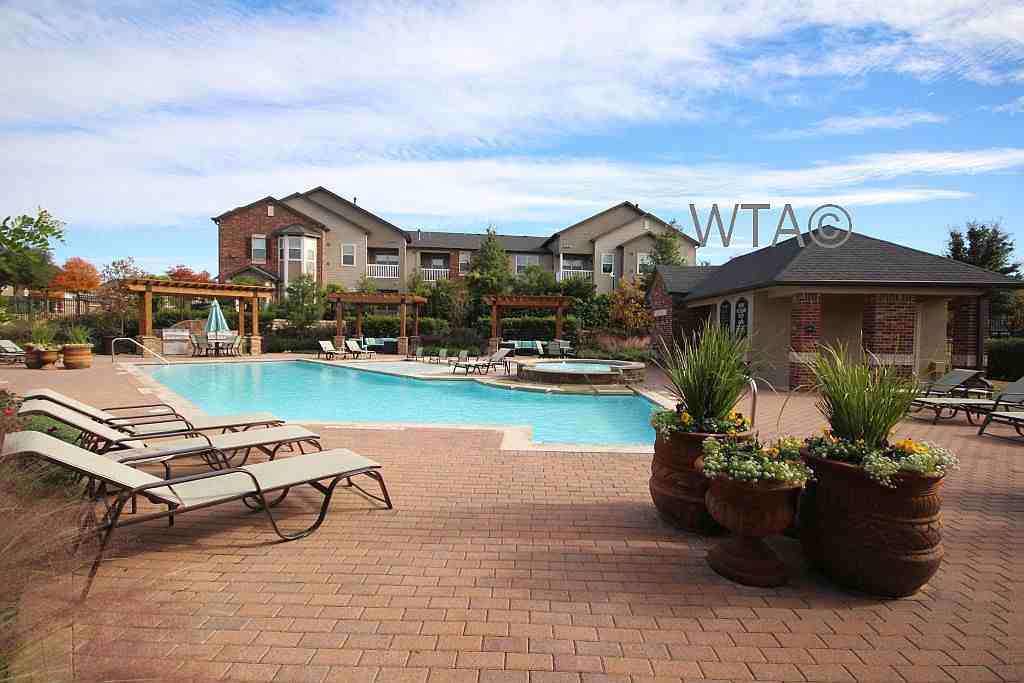 12101 DESSAU RD - Photo 2 of 20