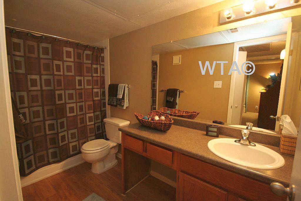 3101 SHORELINE DR - Photo 2 of 27