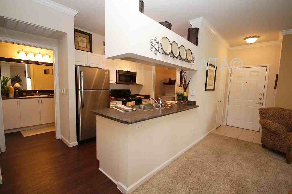 10505 S IH 35 FRONTAGE RD - Photo 3 of 20