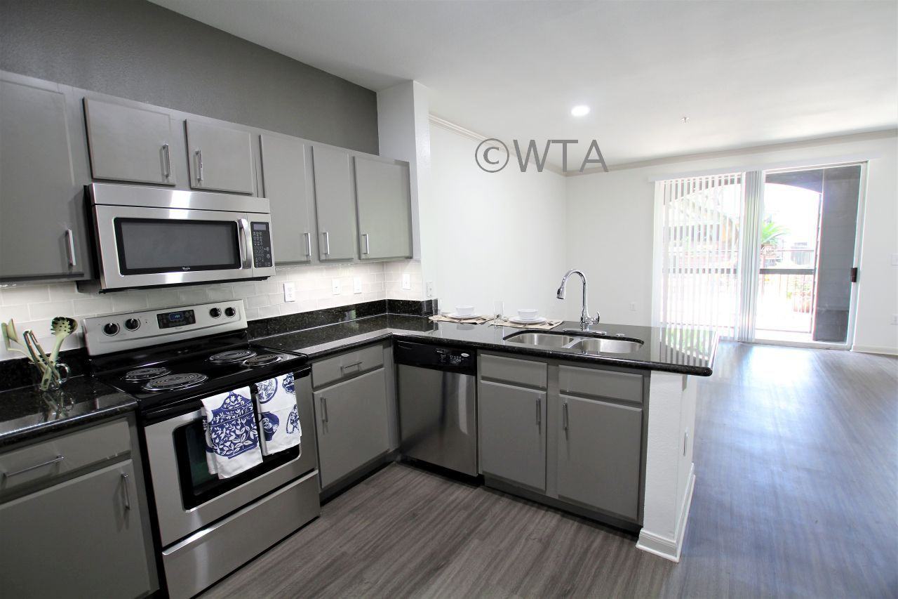 1007 SOUTH CONGRESS - Photo 3 of 20