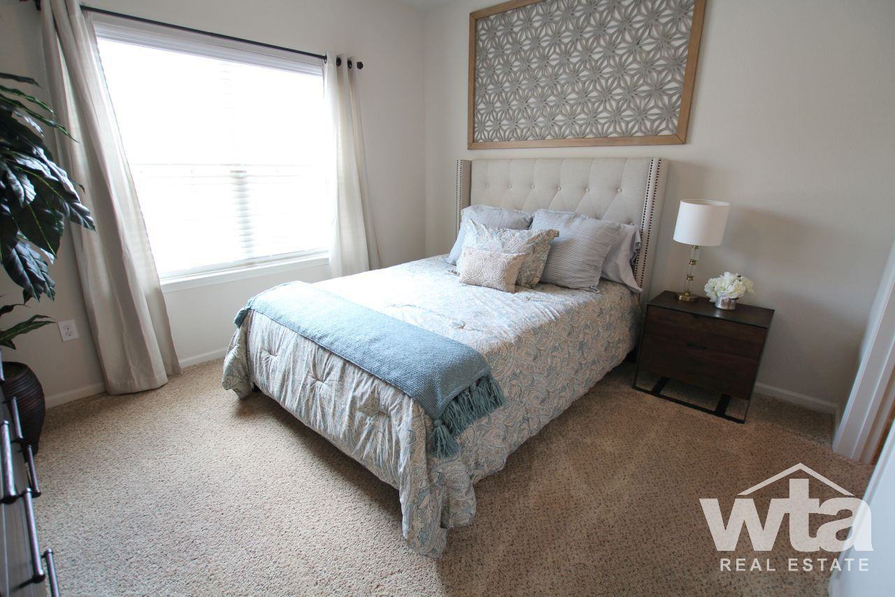 1500 S HEATHERWILDE BLVD - Photo 2 of 21