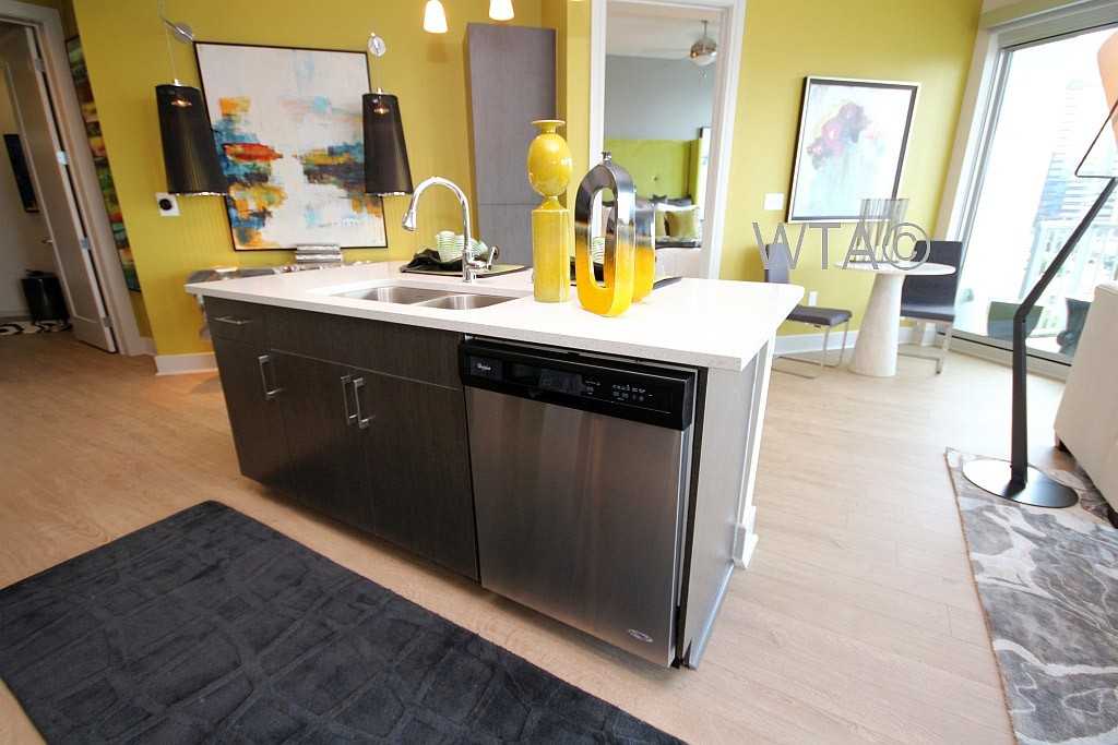 615 W 7TH ST - Photo 3 of 22