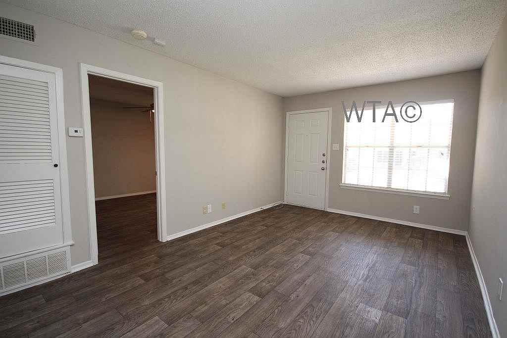 2211 W NORTH LOOP BLVD - Photo 3 of 25