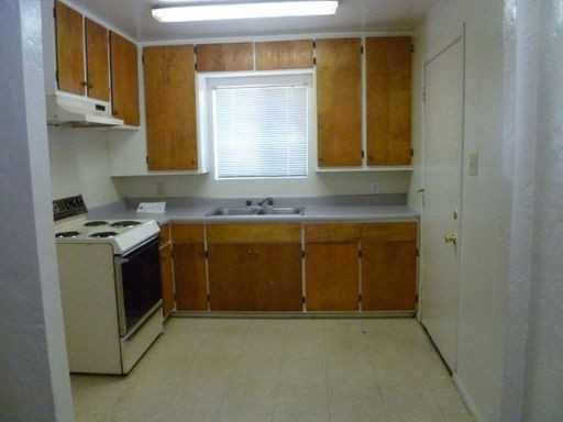 2718 Akard Ave - Photo 3 of 6