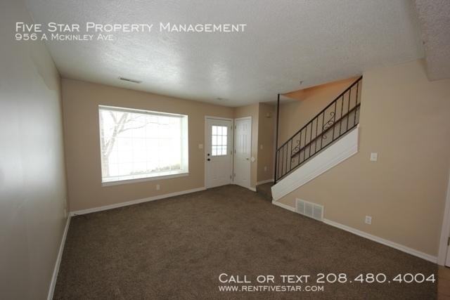 956 McKinley Ave - Photo 3 of 11
