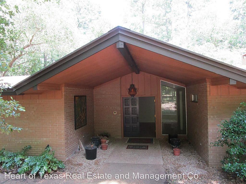 3823 Spring Dr - Photo 2 of 12