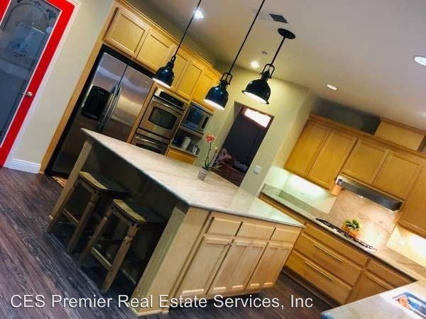 2401 Boulder St - Photo 3 of 25