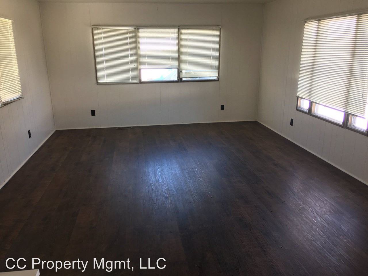 5905 Eastside Dr - Photo 3 of 11