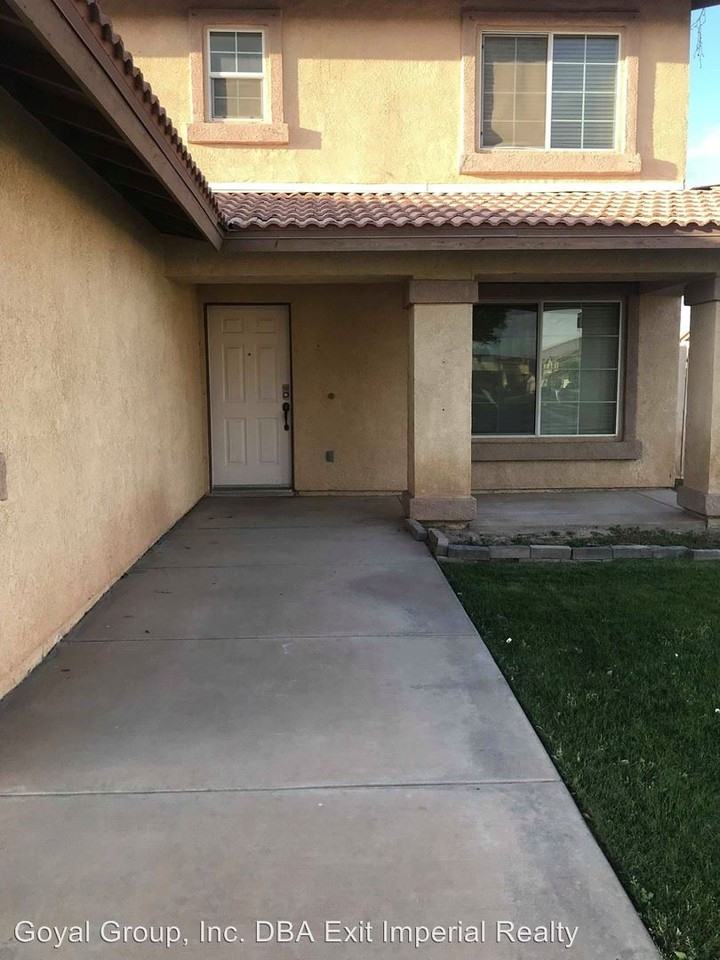 1019 Olive Way - Photo 3 of 14