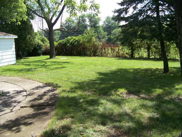 649 S Wisconsin Ave - Photo 2 of 11