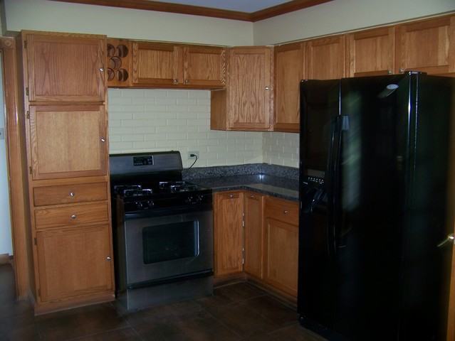 649 S Wisconsin Ave - Photo 3 of 11