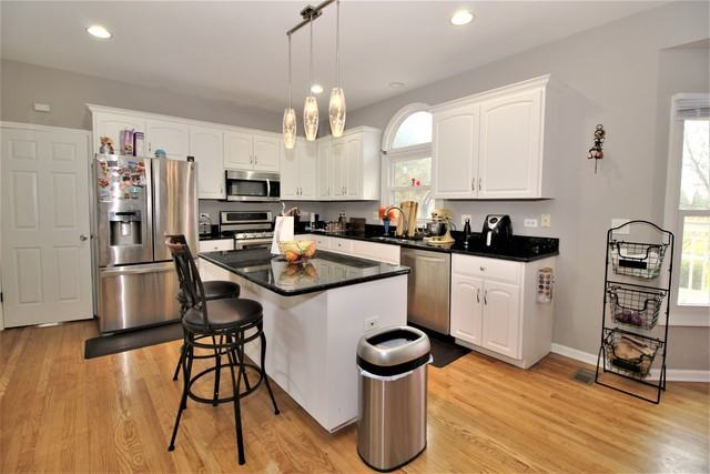 1203 Milford Ct - Photo 2 of 21