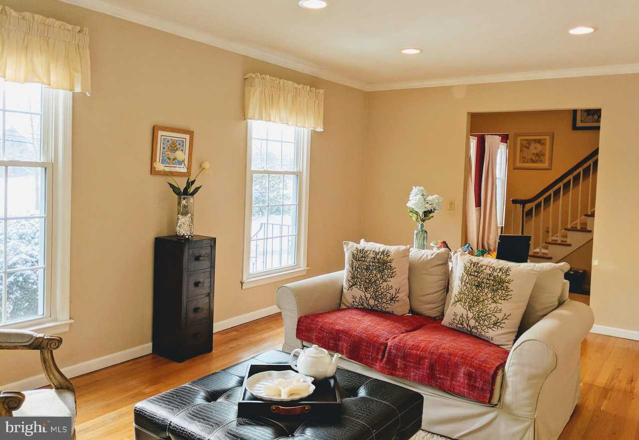 69 Southfield Rd - Photo 3 of 22