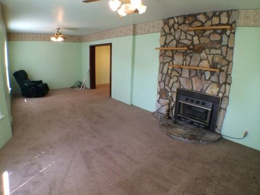 728 Main St - Photo 2 of 20