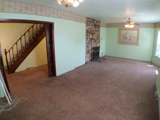 728 Main St - Photo 3 of 20
