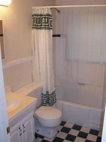 1702 Eastway St - Photo 3 of 3