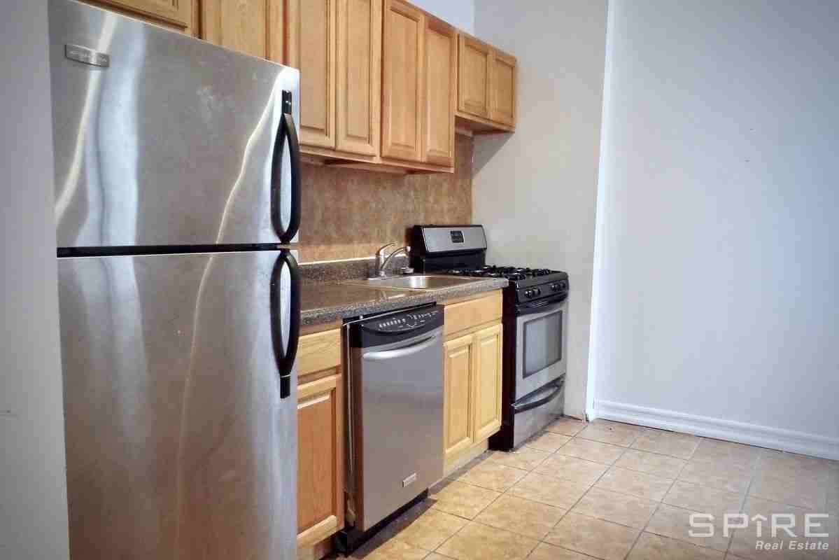 1087 Carroll St #N89H