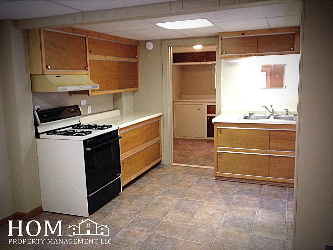 331 South Murphy Street - Photo 2 of 6