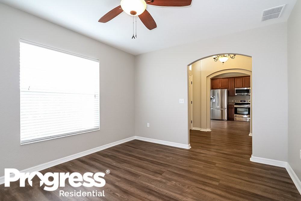 2706 Berkford Cir - Photo 2 of 14