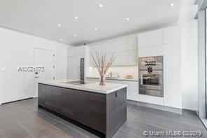 250 NW 24th St - Photo 3 of 10