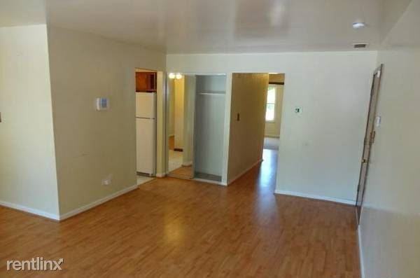 1031 E 151st St - Photo 2 of 6