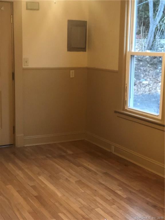 338 Middlebury Rd - Photo 2 of 10