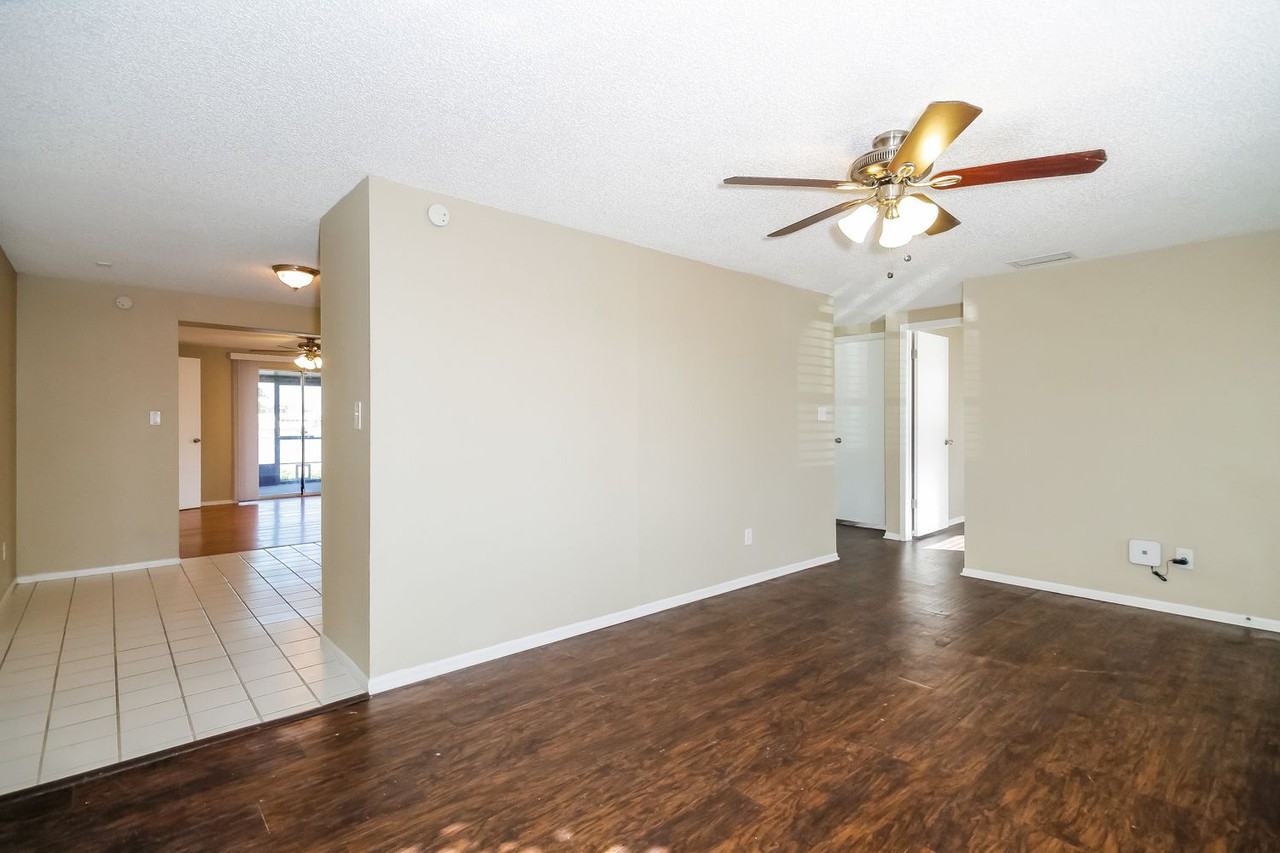 2050 Society Dr - Photo 3 of 18