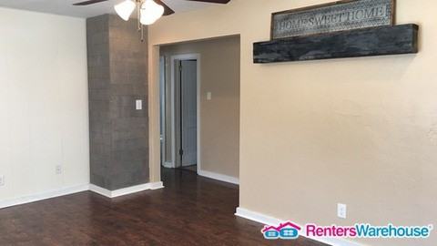 3912 Peterson St - Photo 3 of 21