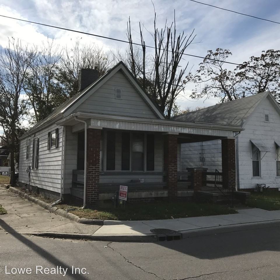 821 E Walnut St - Photo 2 of 10