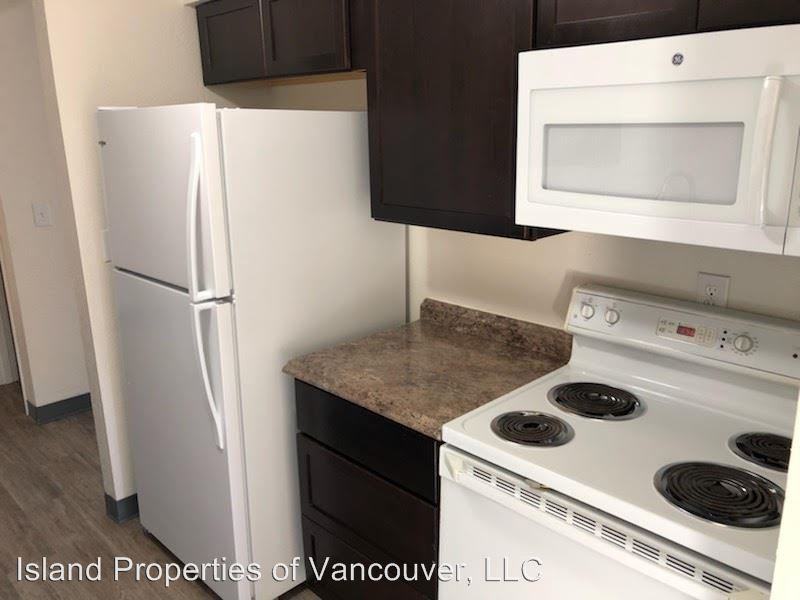 1403 Z Street B - Photo 3 of 18