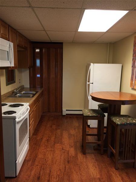 O'Brien & Goldstream - Photo 3 of 9