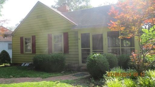 5213 Nall Ave - Photo 3 of 21