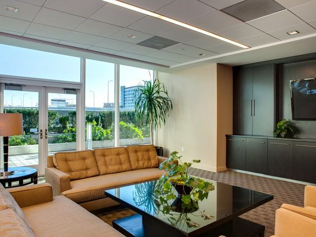 Tower Two at One Rincon Hill - Photo 3 of 6