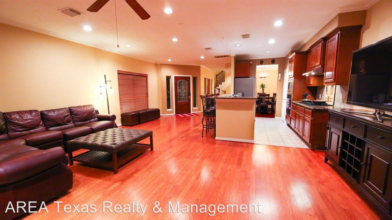 1375 Ella Pl - Photo 2 of 33