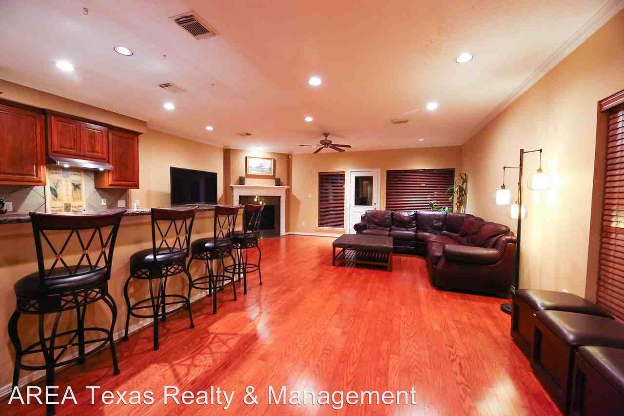 1375 Ella Pl - Photo 3 of 33
