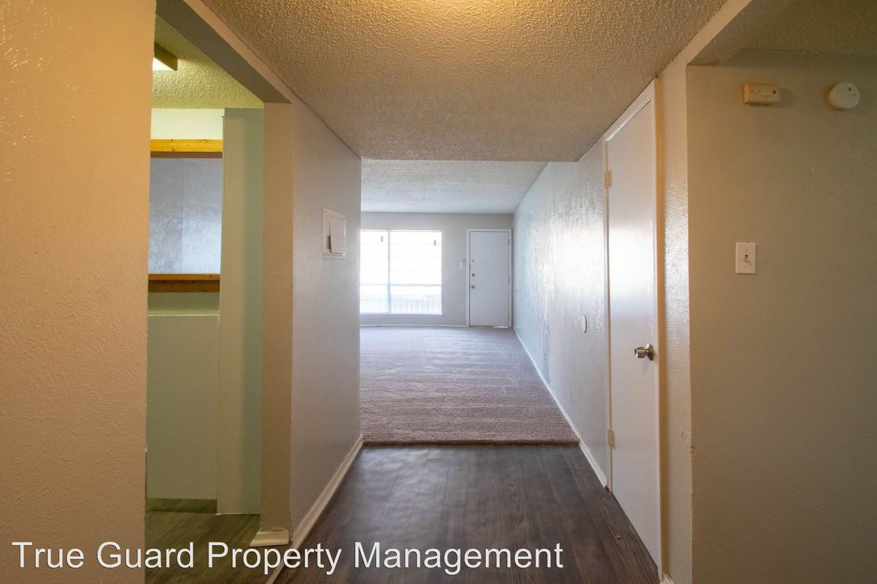 5065 Ridglea Ln #1009 - Photo 2 of 10