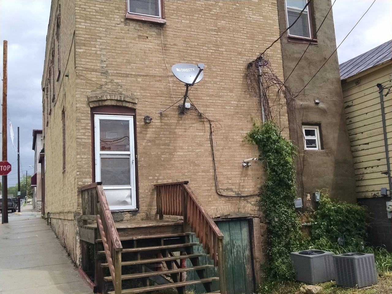 226 W Main St - Photo 2 of 19