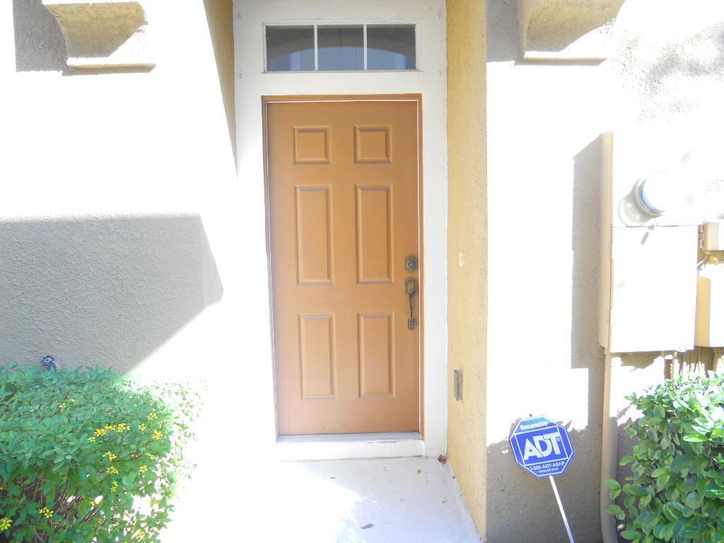 628 51st Ave N - Photo 2 of 20