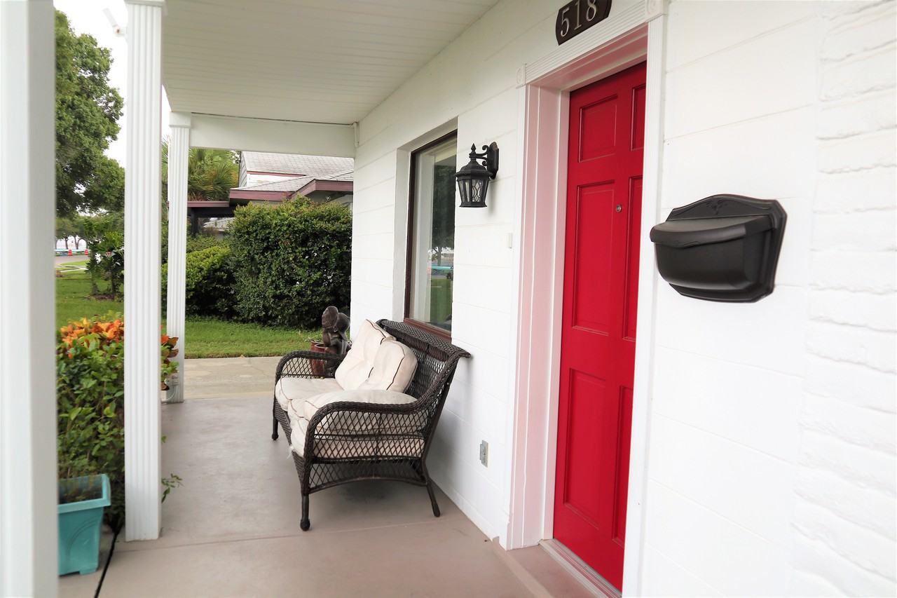 518 Channel Dr - Photo 2 of 23