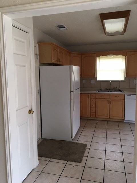 1204 Dryden Avenue - Photo 3 of 15