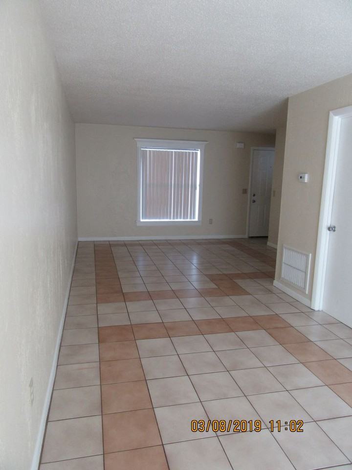 66 Masters Dr - Photo 2 of 12