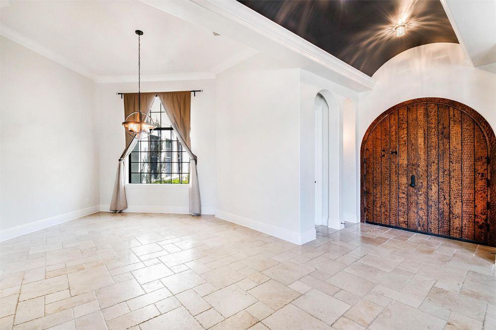 6844 Valhalla Way - Photo 3 of 31