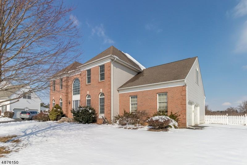 1603 Adams Dr - Photo 2 of 18