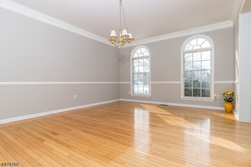 1603 Adams Dr - Photo 3 of 18