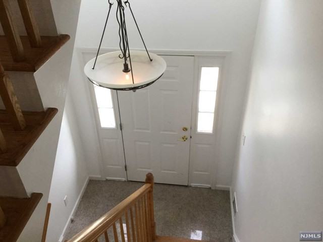 92 Elm St - Photo 3 of 25