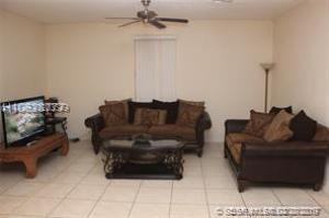 1808 NW 4th St #1808 - Photo 3 of 3